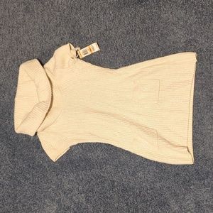 Macy's INC Buttercream Shimmery Turtle Sweater Neck S